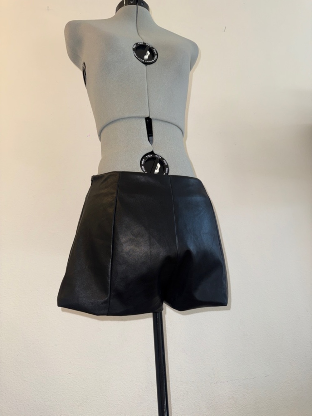 Black Faux Leather Skort PU Mini Skirt Shorts Mid Rise Edgy Going Out M